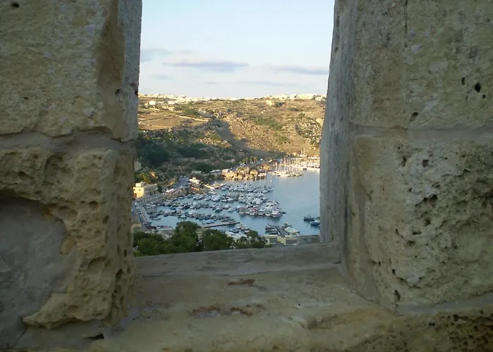 Fort Chambray Sea-View Apartment With Pool *